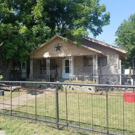 Buy this 3 bed house on 621 South Halbryan Street in Eastland, TX 76448