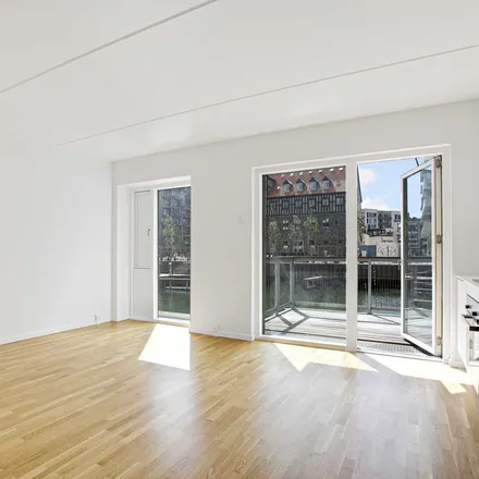 Rent this 4 bed apartment on Theodore Roosevelts Vej 5 in 2450 København SV, Denmark