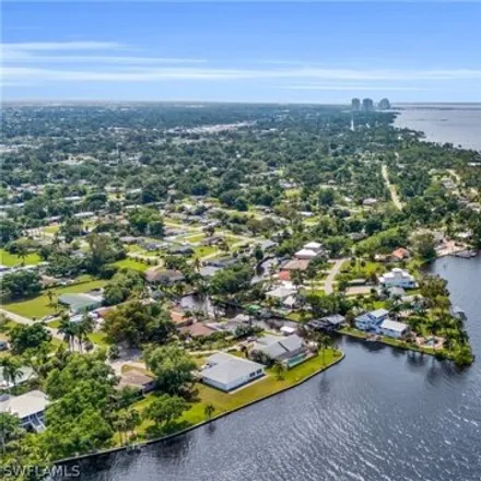 Image 5 - 4889 East Riverside Drive, Fort Myers, FL 33905, USA - House for sale