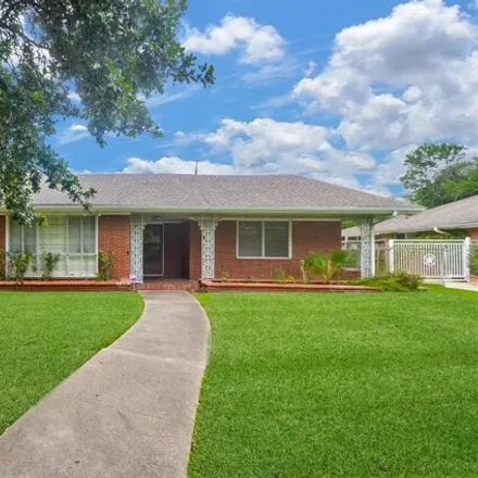 Rent this 3 bed house on 6979 Kirby Drive in Houston, TX 77030