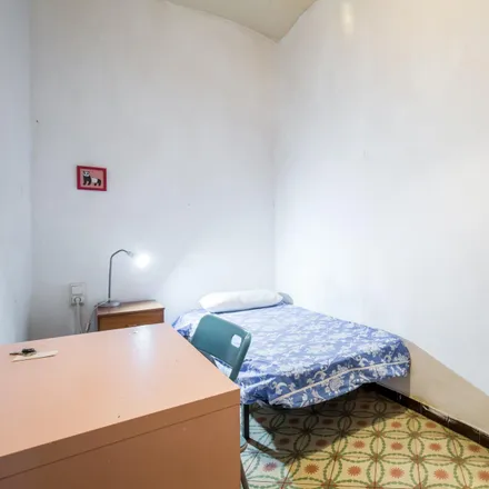 Rent this 4 bed room on Pizza Di Como in Carrer de la Diputació, 08001 Barcelona