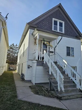 Buy this studio house on 2483 in 2483A South 10th Street, Milwaukee