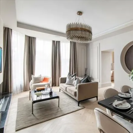 Buy this 3 bed apartment on 6 Clydesdale Road in London, W11 1JS