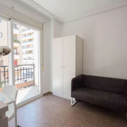 Rent this 5 bed apartment on Carrer del Pintor Genaro Lahuerta in 11, 46010 Valencia
