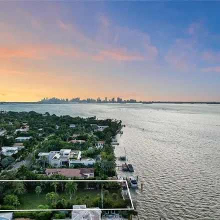 Buy this studio house on 6300 North Bay Road in Miami Beach, FL 33141