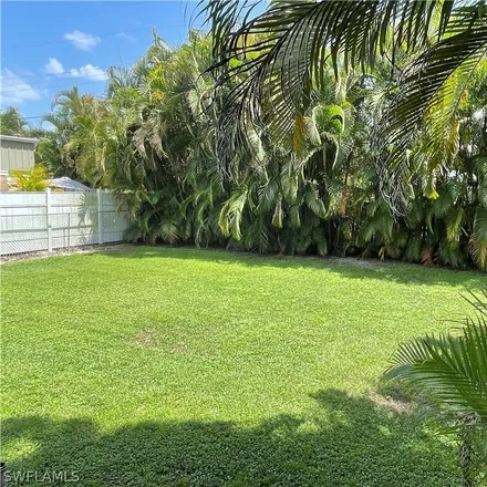 Image 6 - 1702 Hill Avenue, Fort Myers, FL 33901, USA - House for sale
