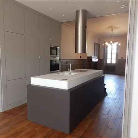 Rent this 4 bed apartment on 27 Cours Jean Jaurès in 03000 Moulins, France