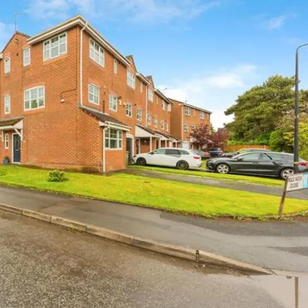 Buy this 5 bed townhouse on Ingle Nook Close in Carrington, M31 4RG