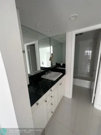 Image 7 - Northeast 112th Street, Courtly Manor, Miami-Dade County, FL 11890, USA - Condo for rent