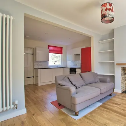 Rent this 2 bed townhouse on 34 York Terrace in Cambridge, CB1 2PR