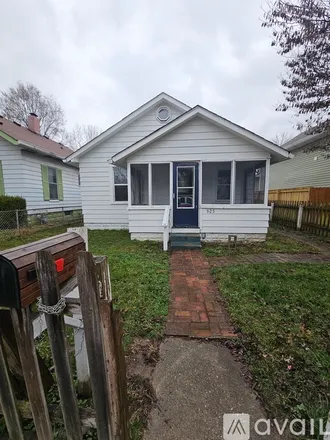 Rent this 3 bed house on 925 North Somerset Avenue