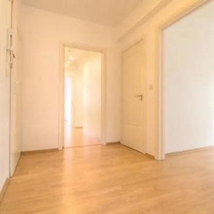 Rent this 3 bed apartment on Chaussée de Tervueren - Tervuursesteenweg 44 in 1160 Auderghem - Oudergem, Belgium