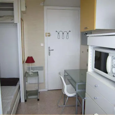 Rent this 1 bed apartment on 9 Rue Jules Betbeder in 33200 Bordeaux, France