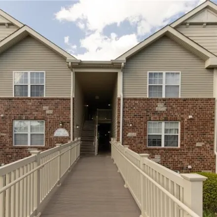 Buy this 2 bed condo on 1611-1634 Piedmont Circle in Saint Peters, MO 63304