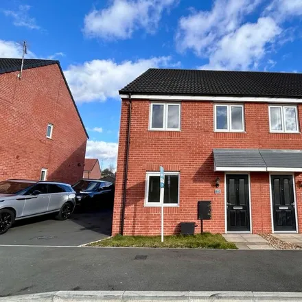 Rent this 3 bed duplex on Hillmoor Street in Pleasley Hill, NG19 7RY