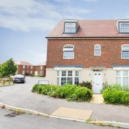 Buy this 5 bed house on unnamed road in Aylesham, CT3 3GW