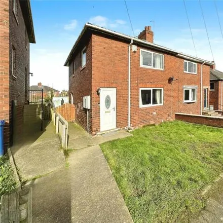 Buy this 3 bed duplex on Highstone Crescent in Barnsley, S70 4LG