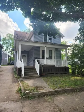 Buy this 3 bed house on 271 West Mason Street in Jackson, MI 49203