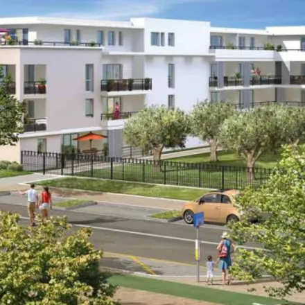 Rent this 3 bed apartment on 10 Allée Maurice Utrillo in 30400 Villeneuve-lès-Avignon, France