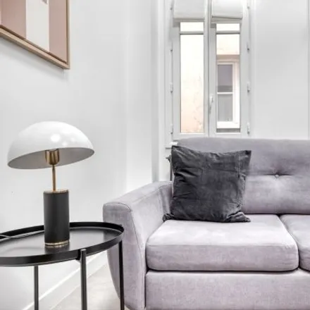 Image 2 - 5 Rue de Logelbach, 75017 Paris, France - Apartment for rent
