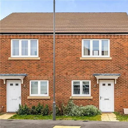 Rent this 2 bed duplex on Holly Drive in Aylesbury, HP21 8XS