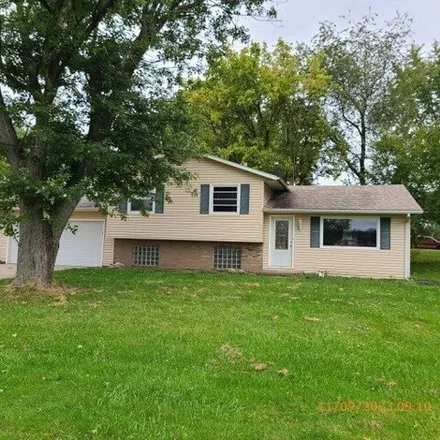 Buy this 3 bed house on 3713 Meese Road Northeast in Louisville, OH 44641