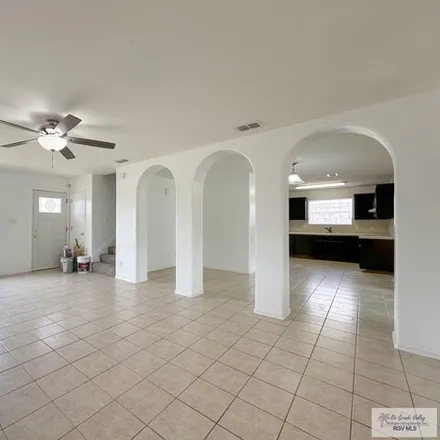 Image 4 - 2301 Munich Street, Brownsville, TX 78520, USA - House for sale