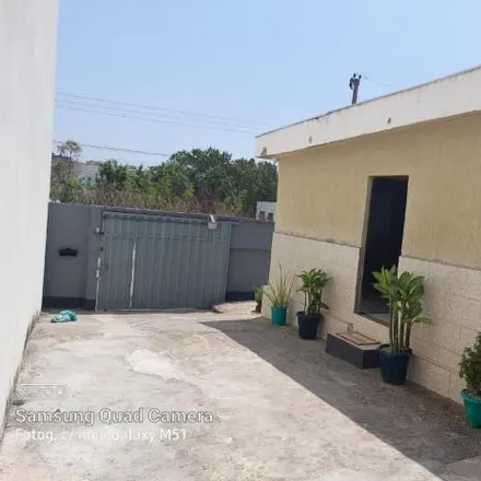 Buy this 2 bed house on Rua Josias Caldeira in Divinópolis - MG, 35500-522