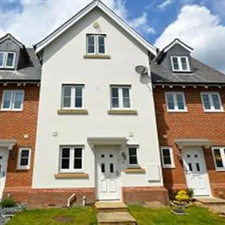 Buy this 3 bed townhouse on Beckers Green Primary School in Brick Kiln Way, Braintree