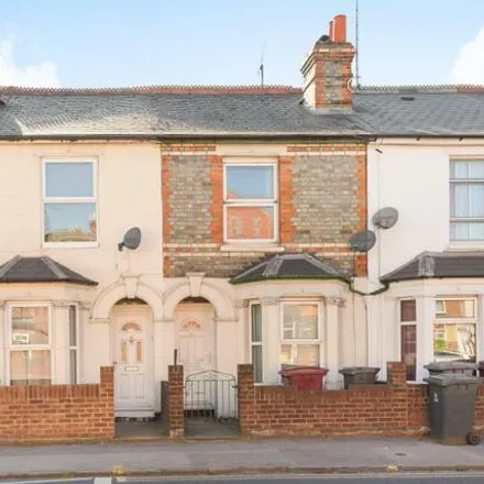 Rent this 3 bed townhouse on 1st Reading Van Hire in Queen's Road, Reading
