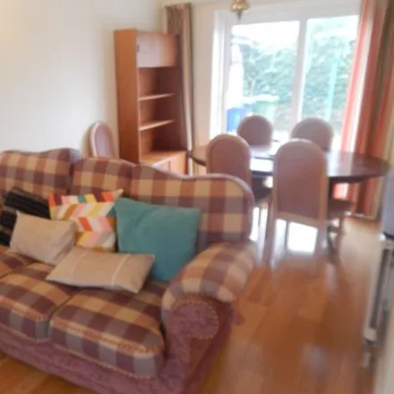 Rent this 3 bed apartment on 43 Doggett Road in Cambridge, CB1 9LF