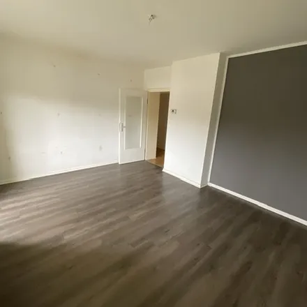 Rent this 3 bed apartment on Allgäuer Straße 46 in 47249 Duisburg, Germany