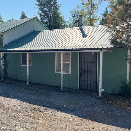 Buy this 2 bed house on 207 South B Street in Mount Shasta, CA 96067