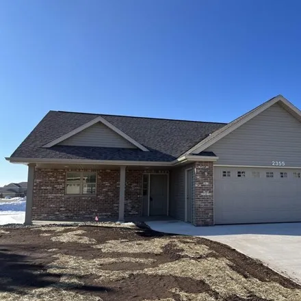 Buy this 2 bed condo on 2346 East Plank Road in Appleton, WI 54915