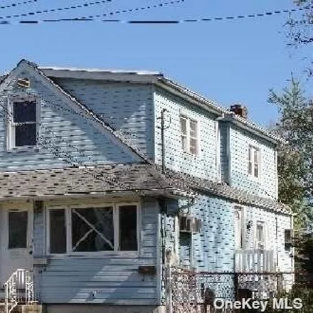Rent this 3 bed house on 573 Eagle Avenue in West Hempstead, NY 11552