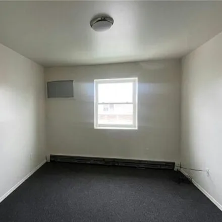 Image 4 - 3-34 Beach 87th Street, New York, NY 11693, USA - House for rent