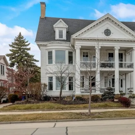 Buy this 6 bed house on Ascension All Saints Hospital Wisconsin Avenue Campus in 1320 Wisconsin Avenue, Racine
