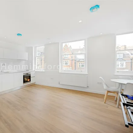 Image 1 - Childs Hill / Cricklewood Lane, Finchley Road, Childs Hill, London, NW11 8DP, United Kingdom - Room for rent