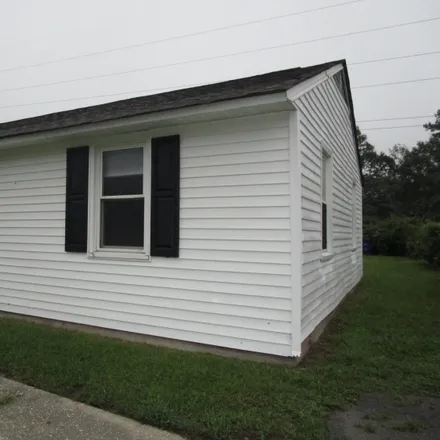 Rent this 2 bed duplex on 1244 Davis Street in Onslow Gardens, Jacksonville