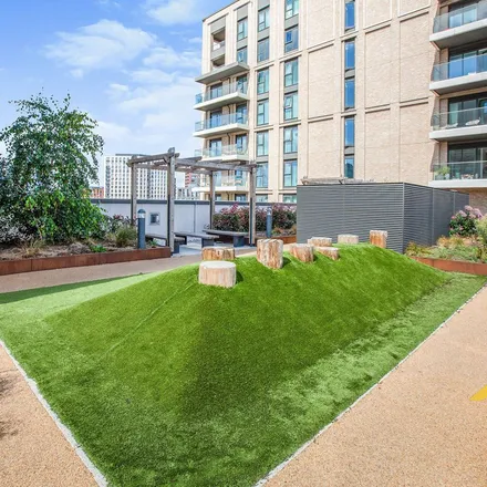 Image 9 - Effra Gardens, 1 Heartwell Avenue, London, E16 1QH, United Kingdom - Apartment for rent