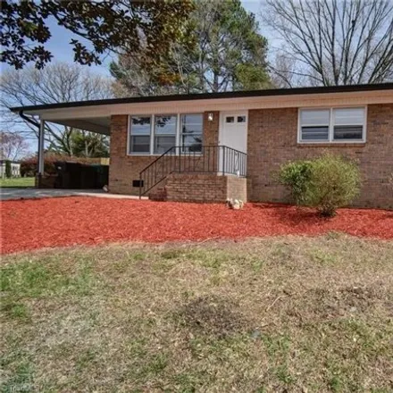 Buy this 3 bed house on 140 Jacklyn Court in Oakview, High Point