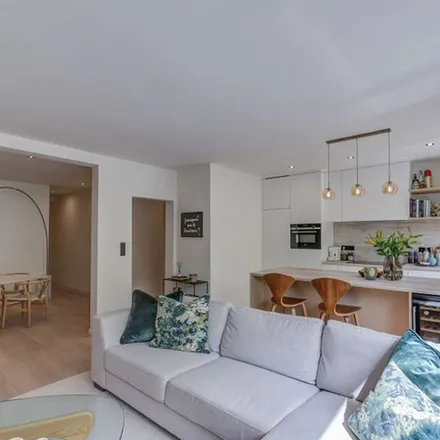 Rent this 2 bed apartment on Amerikalei 100-102 in 2000 Antwerp, Belgium
