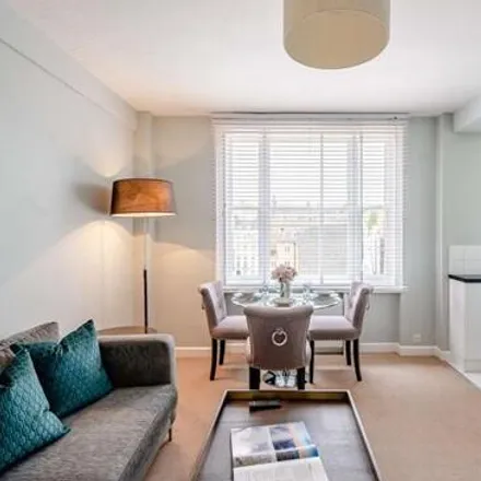 Rent this 1 bed room on 39 Hill Street in London, W1J 5LX