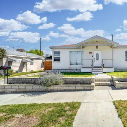 Buy this 3 bed house on 509 F Street in Taft, Taft Heights