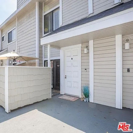 Image 2 - 4646 Don Lorenzo Drive, Los Angeles, CA 90008, USA - Townhouse for sale