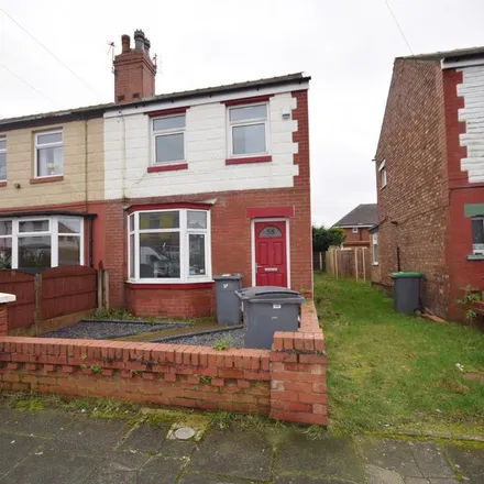 Rent this 3 bed townhouse on Endsleigh Gardens in Blackpool, FY4 3PB