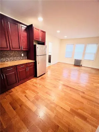Image 3 - 190-60 111th Avenue, New York, NY 11412, USA - Townhouse for rent
