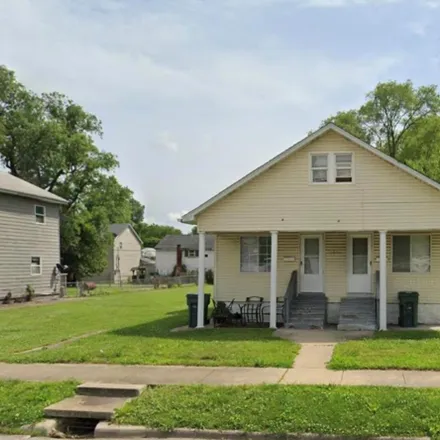 Rent this 2 bed house on 1000 7th Street in Venice, Madison County