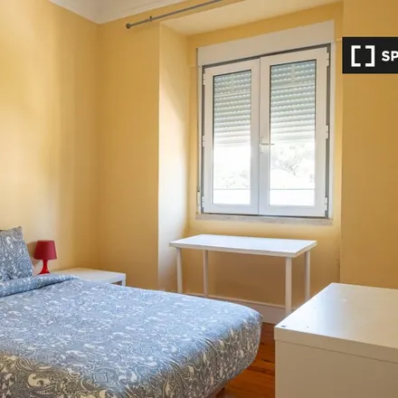 Rent this 6 bed room on Ciclovia Avenida Rovisco Pais 8 in 1000-268 Lisbon, Portugal