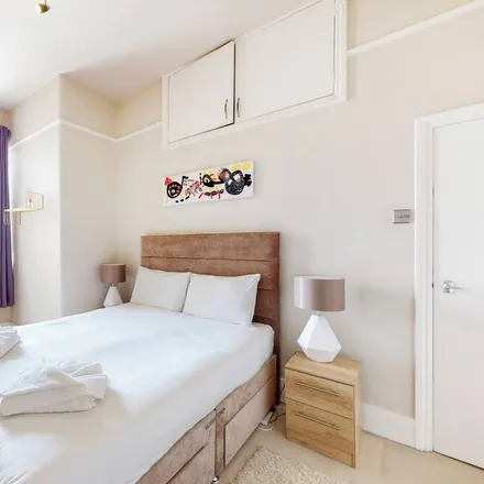 Rent this 2 bed apartment on London in SW4 0NG, United Kingdom